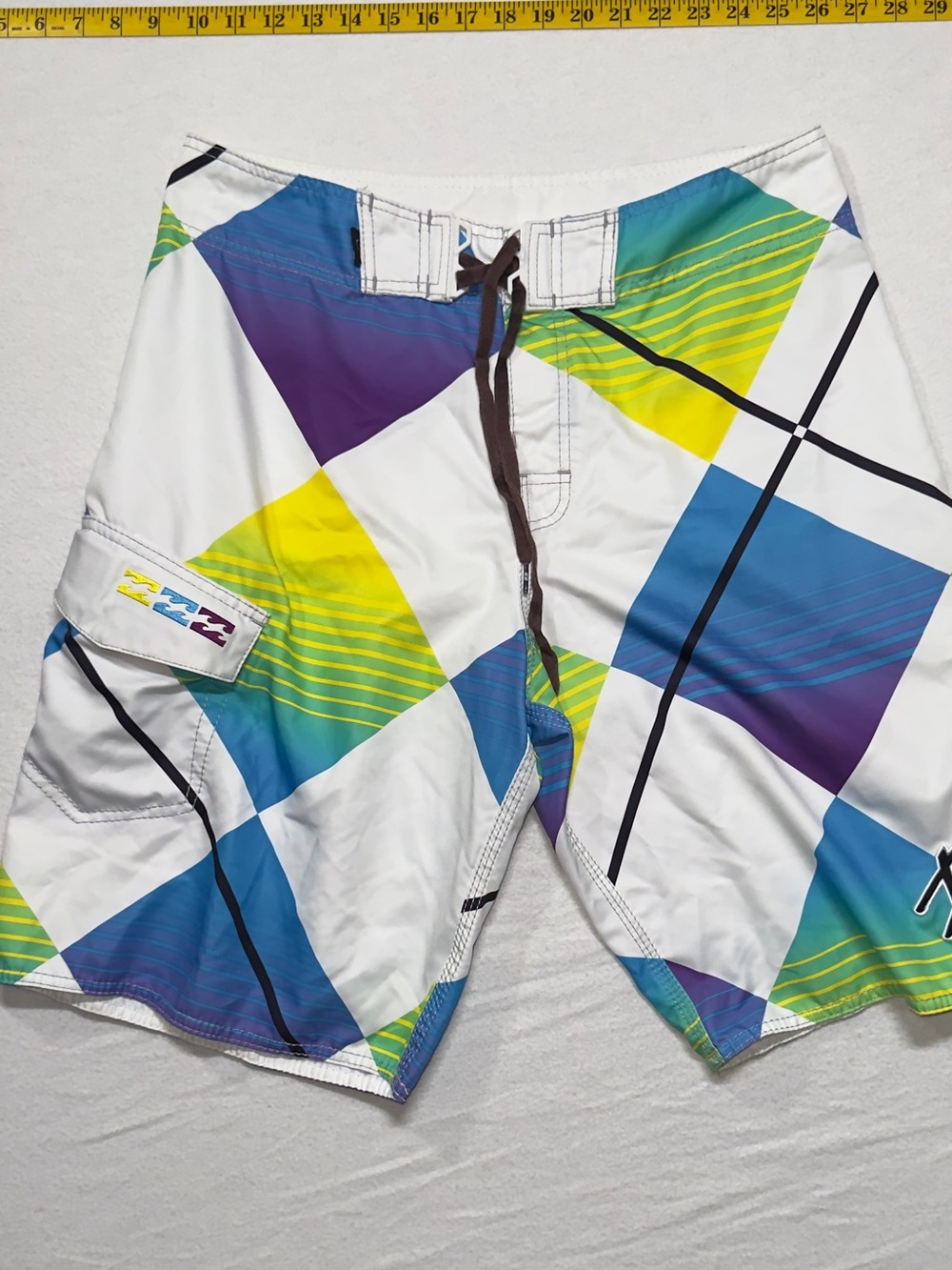 Y2K baggy billabong surfer board shorts